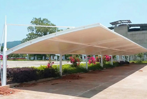 遮陽設(shè)施張拉膜建筑的膜結(jié)構(gòu)設(shè)計制作施工特點