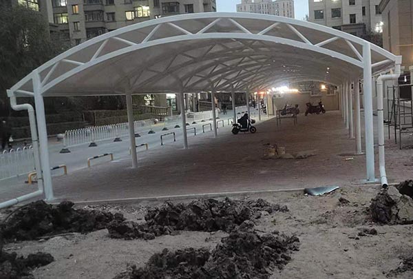 長(zhǎng)春膜結(jié)構(gòu)車(chē)棚 長(zhǎng)春膜結(jié)構(gòu)車(chē)棚