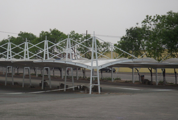 長(zhǎng)春膜結(jié)構(gòu)車棚廠家——打造美觀實(shí)用的停車新體驗(yàn)