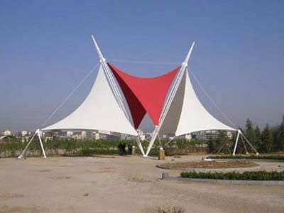 長(zhǎng)春膜結(jié)構(gòu)車棚遮陽(yáng)篷特點(diǎn)