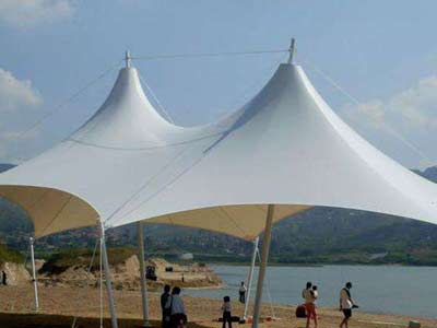 膜結(jié)構(gòu)遇到下雪時(shí)怎么辦？